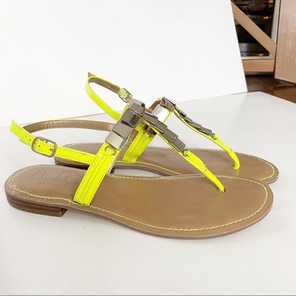 BCBG Paris Neon Silver T Strap Flat Sandals - Picture 3 of 8